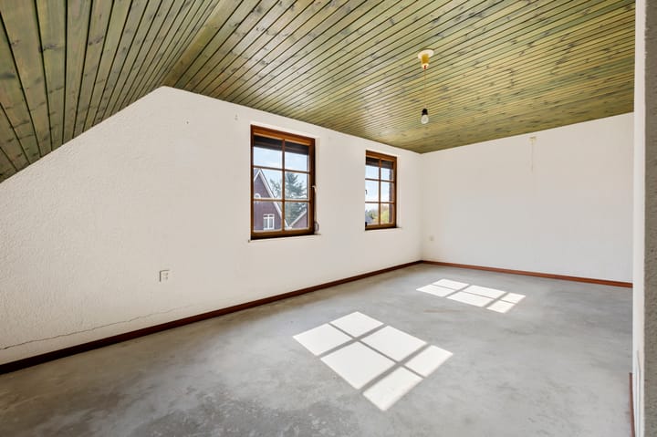 Photo 36 of Wolfsberg 14-A