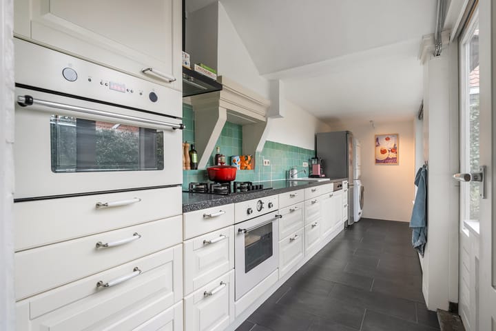 Foto 7 van Borneostraat 30