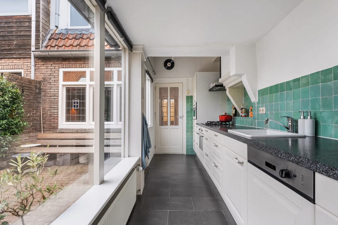 Photo 8 of Borneostraat 30