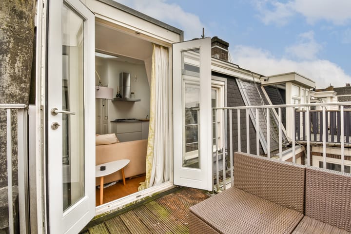 Photo 10 of Fokke Simonszstraat 25-4