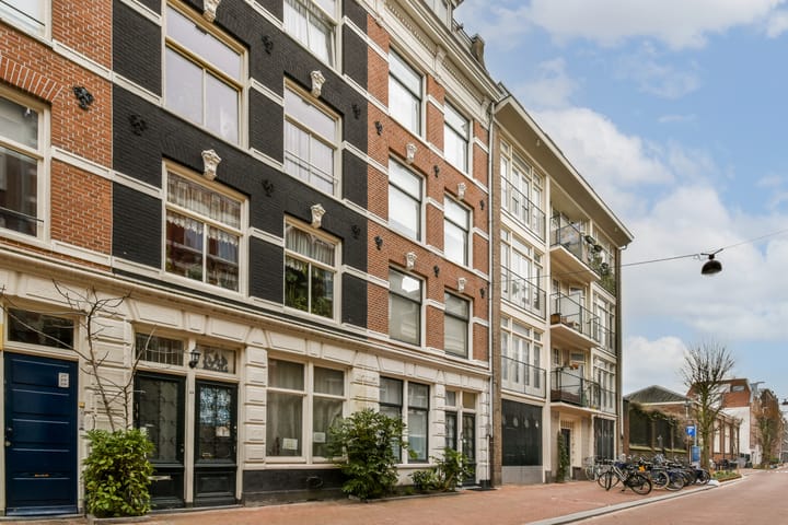 Photo 1 of Fokke Simonszstraat 25-4