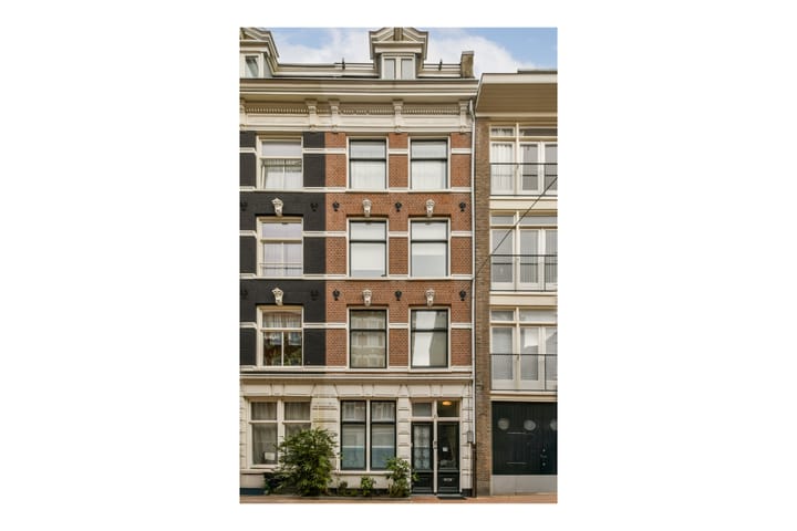 Photo 2 of Fokke Simonszstraat 25-4