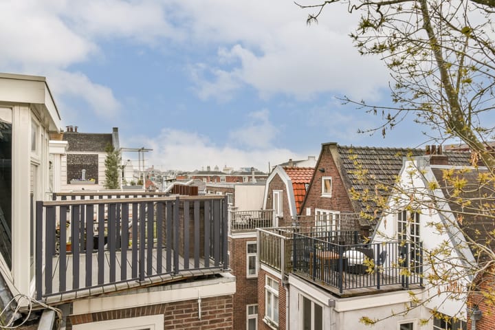 Photo 9 of Fokke Simonszstraat 25-4