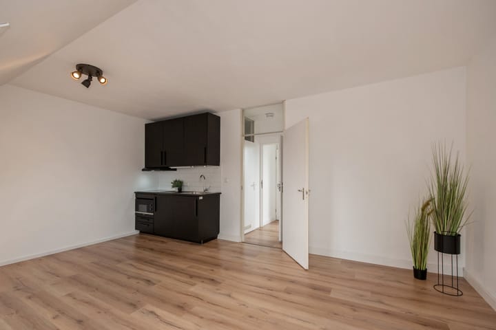 Photo 11 of Dirklangenstraat 98-C