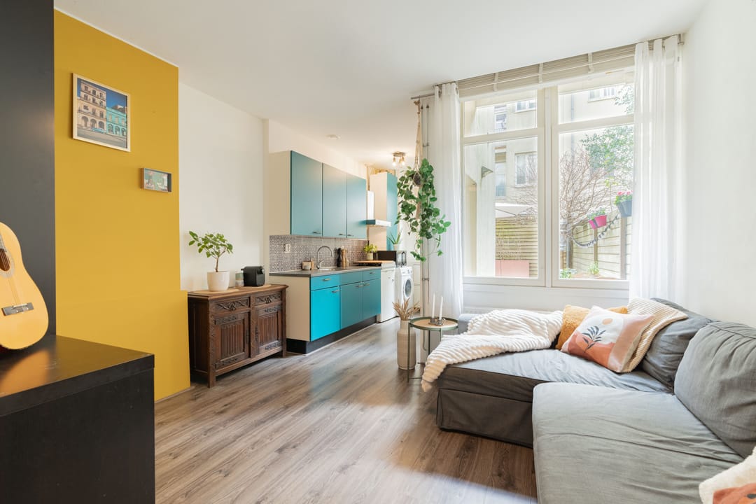 Photo 2 of Van Hogendorpstraat 145-H