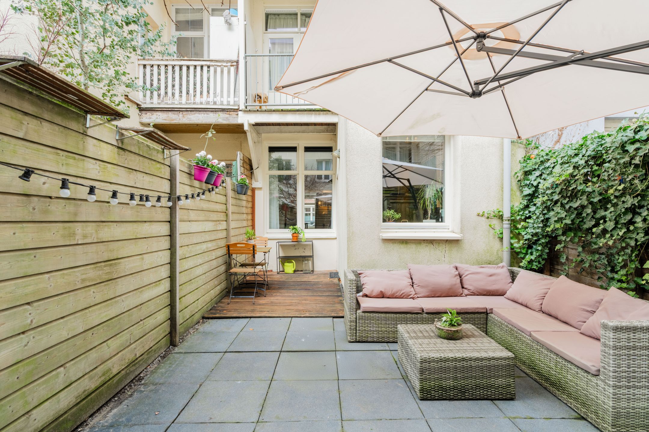 Photo 9 of Van Hogendorpstraat 145-H