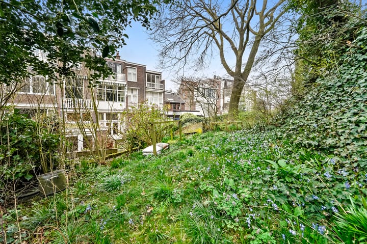 Foto 2 van Helmstraat 10