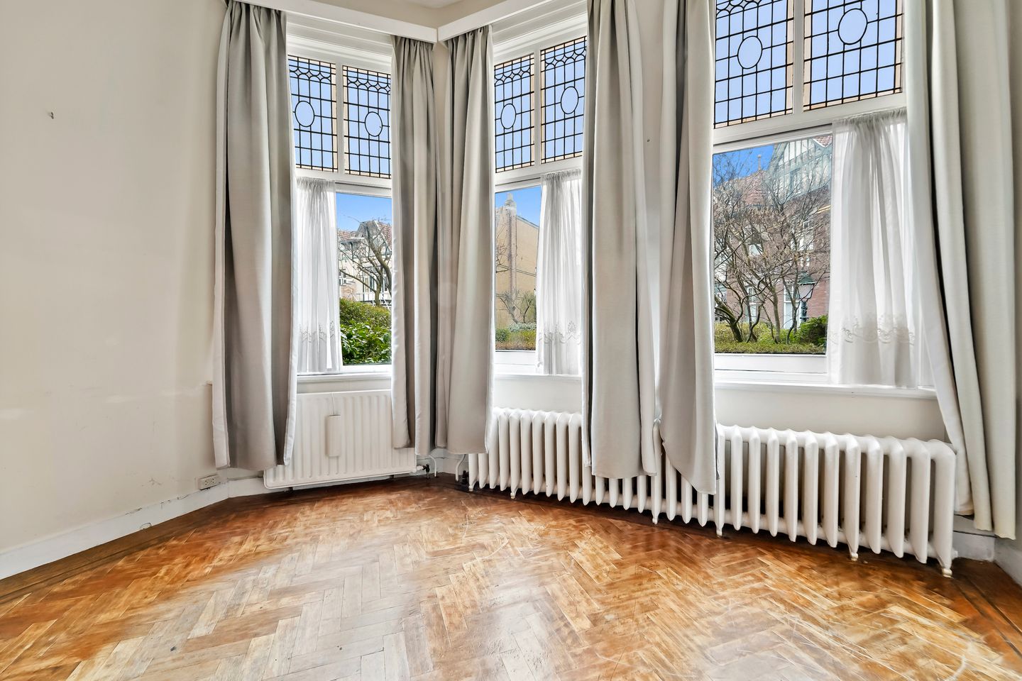 Foto 10 van Helmstraat 10