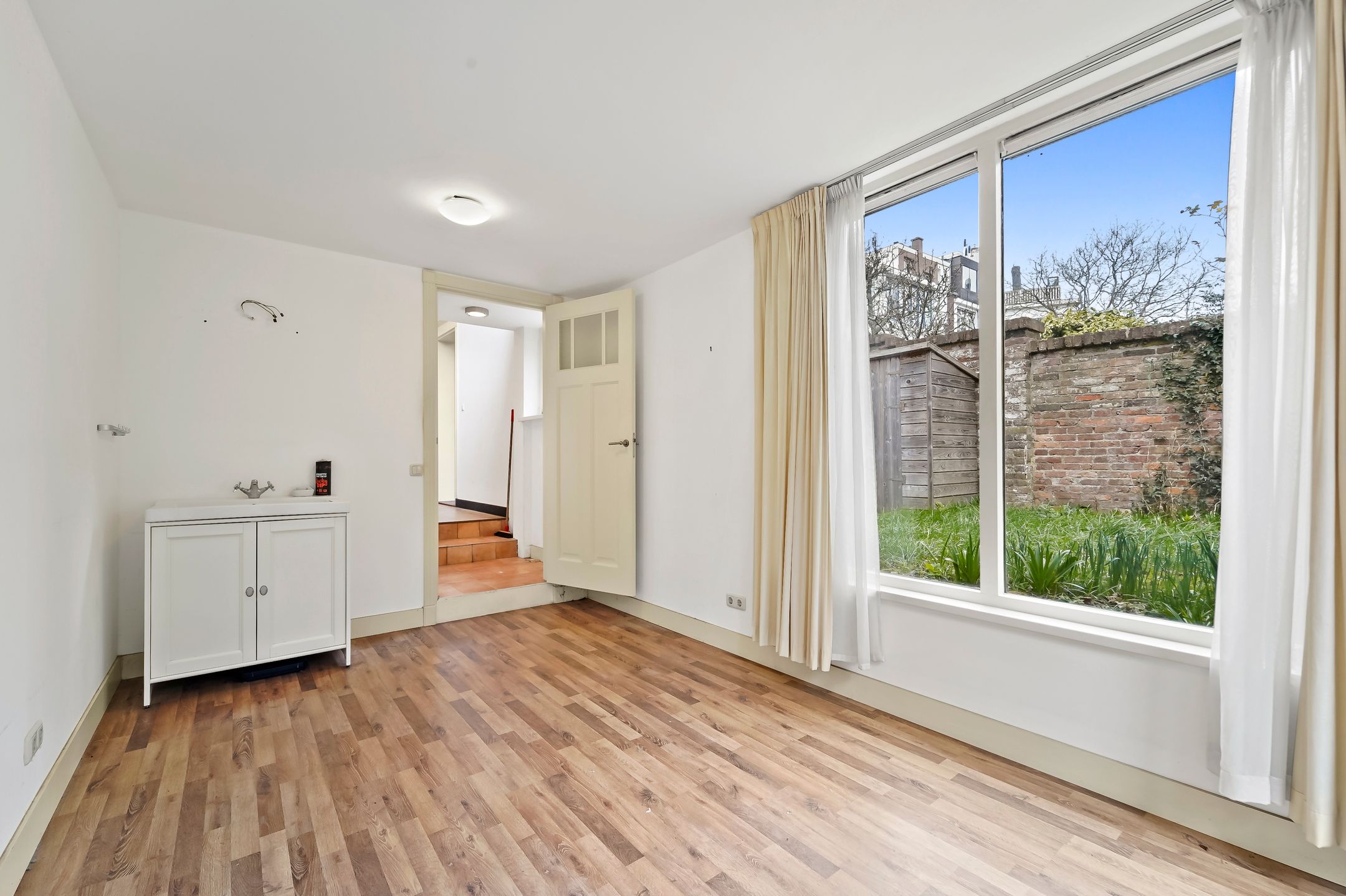 Foto 15 van Helmstraat 10