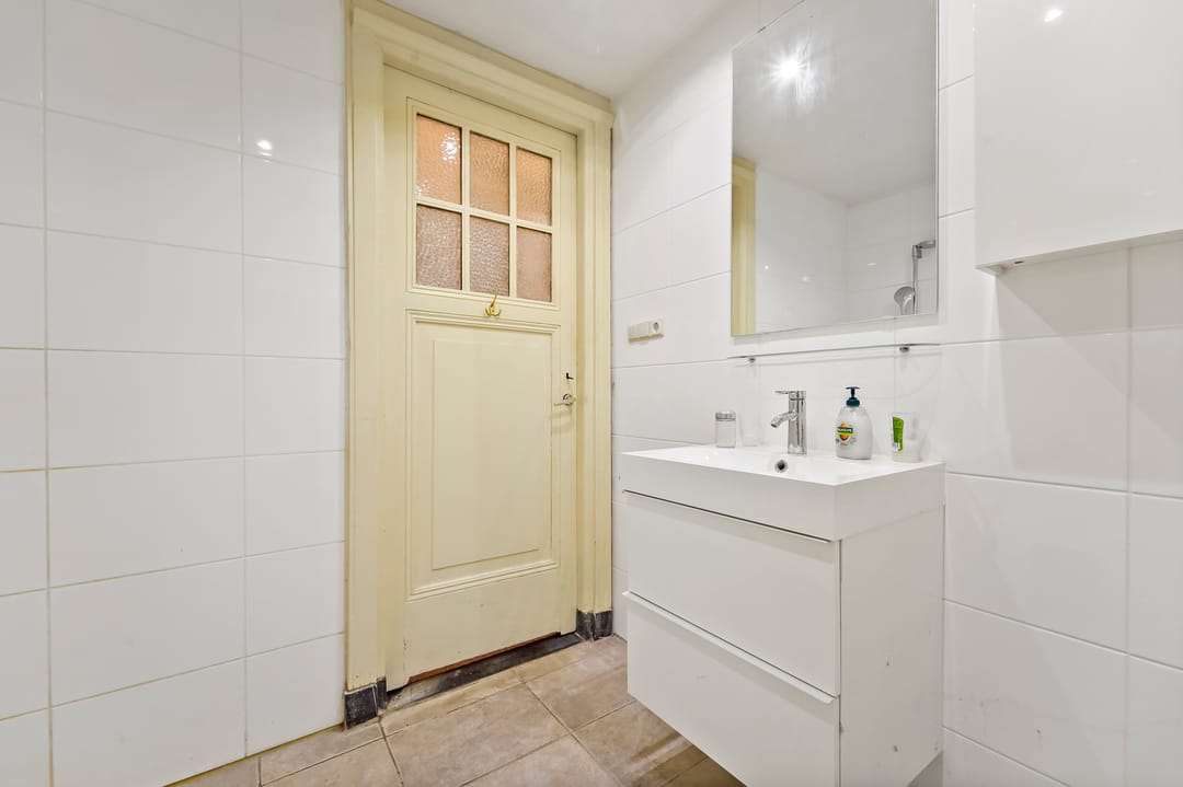 Foto 28 van Helmstraat 10