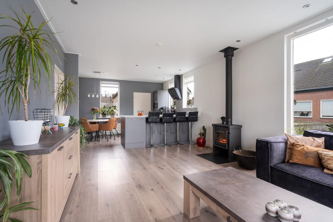 Foto 11 van van Brederodestraat 50