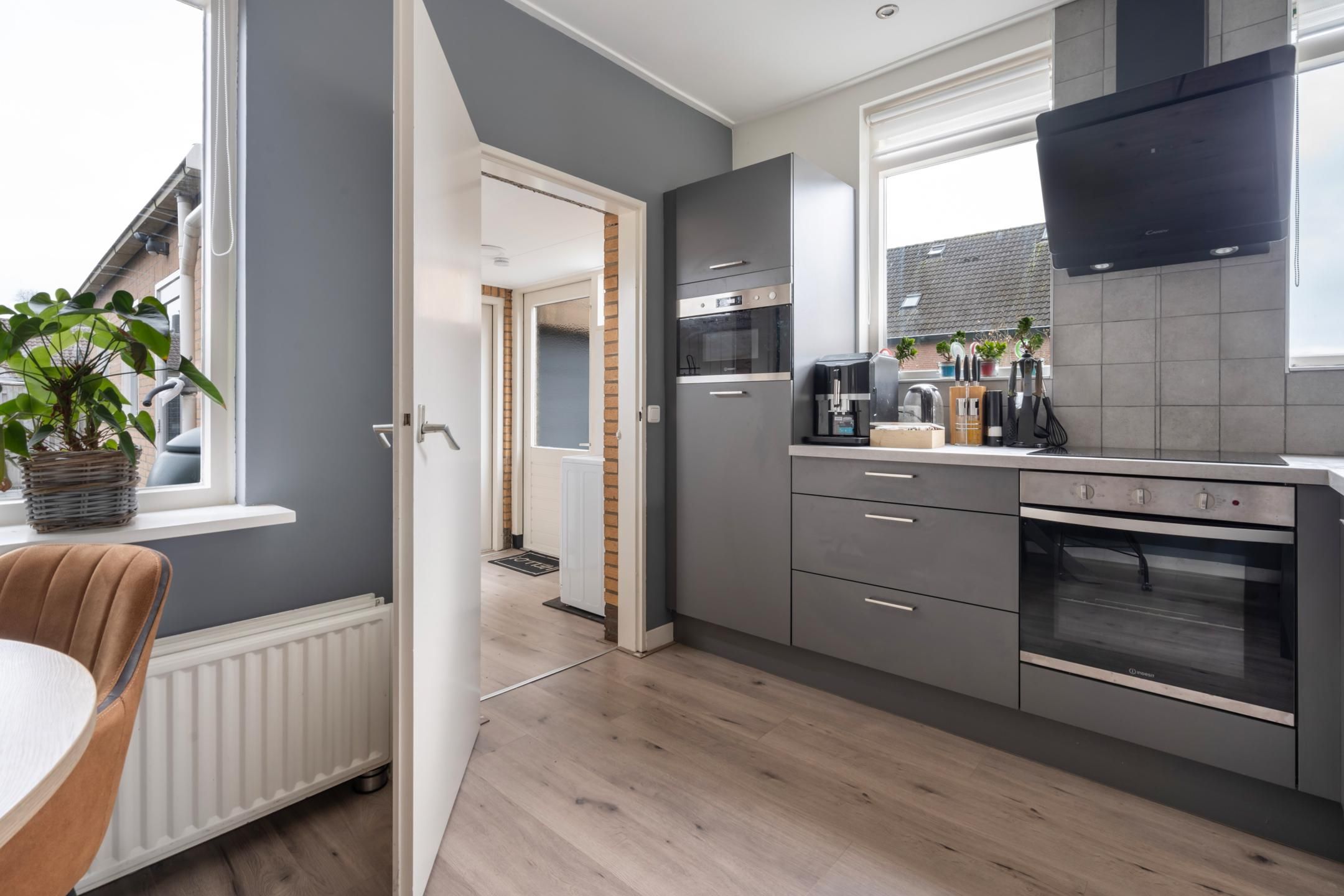 Foto 18 van van Brederodestraat 50