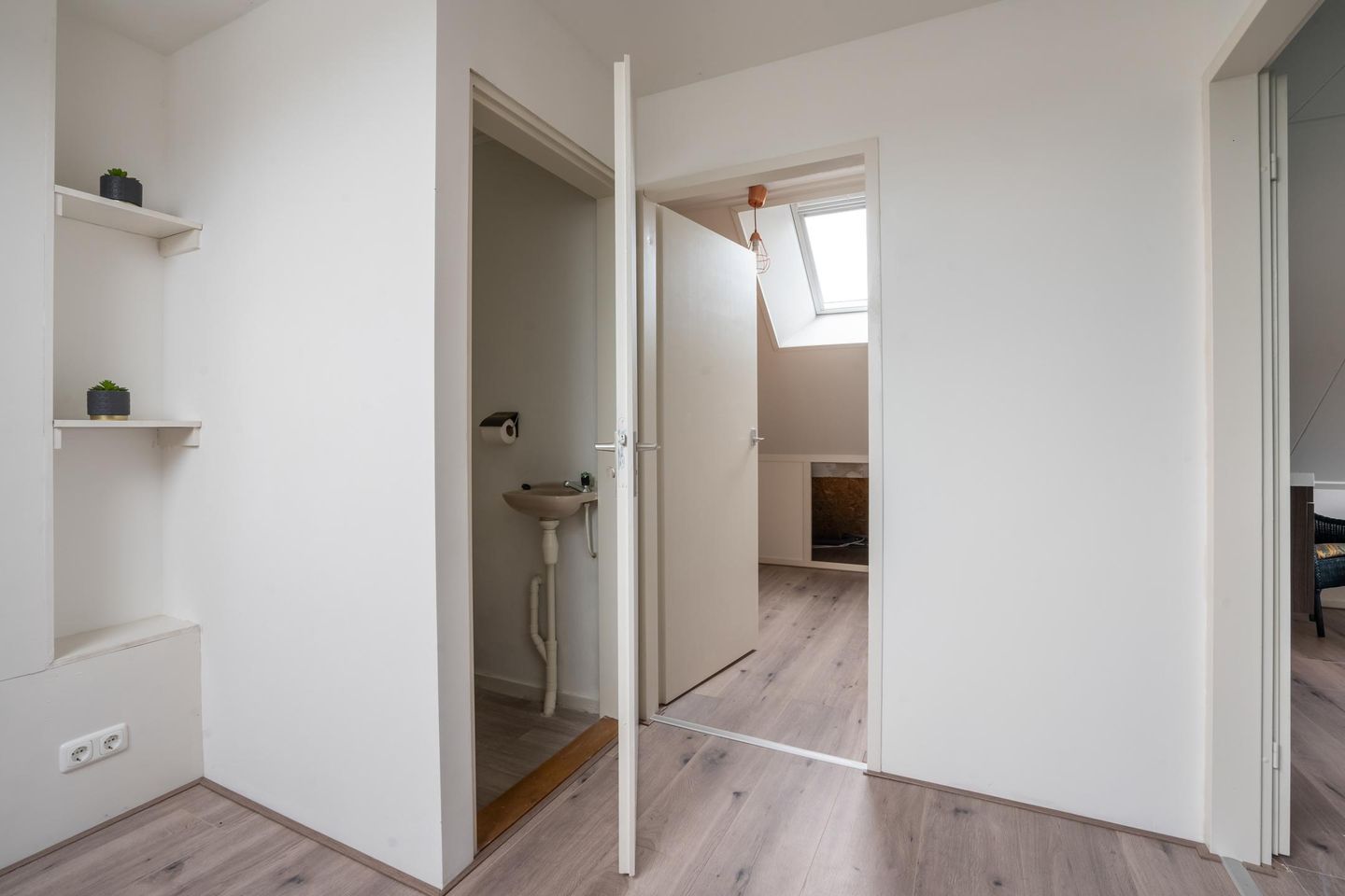 Foto 20 van van Brederodestraat 50