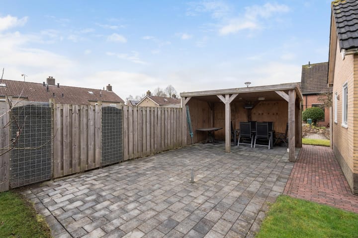 Foto 25 van van Brederodestraat 50