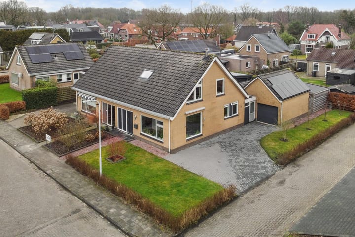 Foto 29 van van Brederodestraat 50