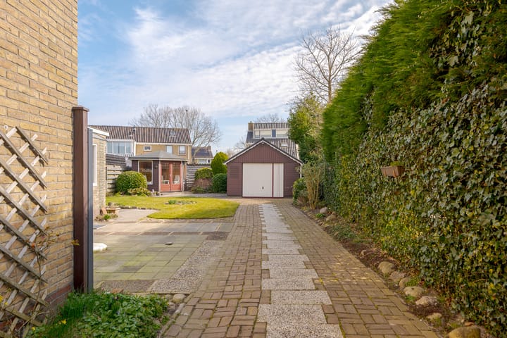 Photo 39 of Cederlaan 1