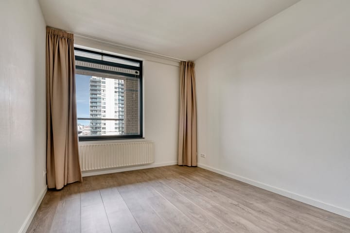 Photo 11 of Van Leijenberghlaan 304