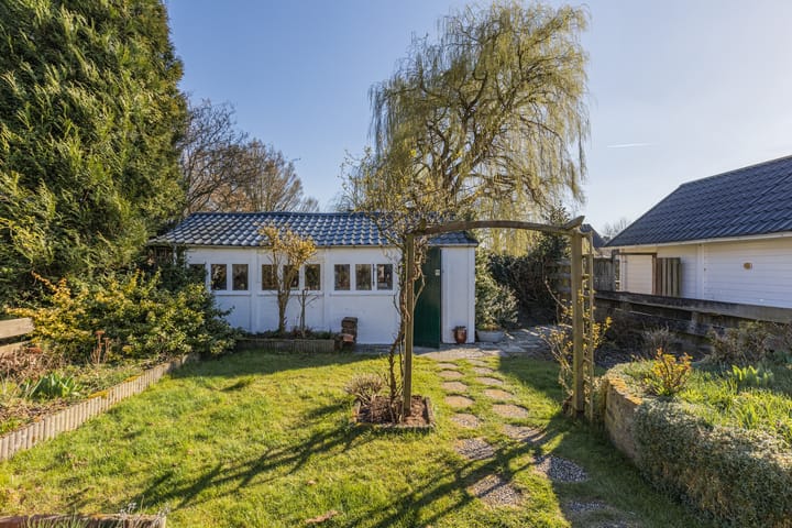 Foto 24 van Rozemarijnstraat 9