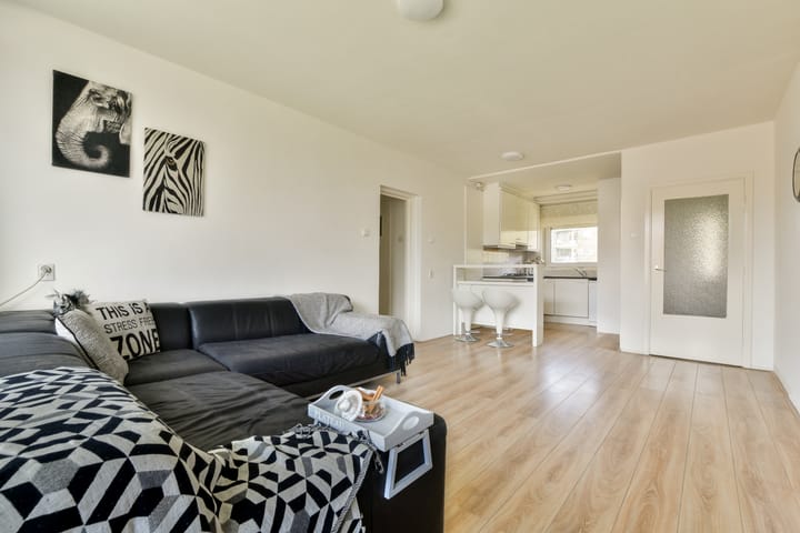 Photo 8 of Mr. G. Groen van Prinstererlaan 123