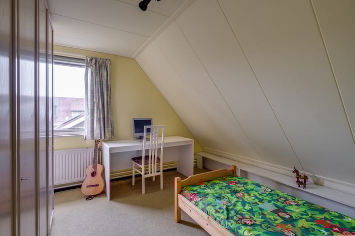 Photo 18 of Vogelwikke 19