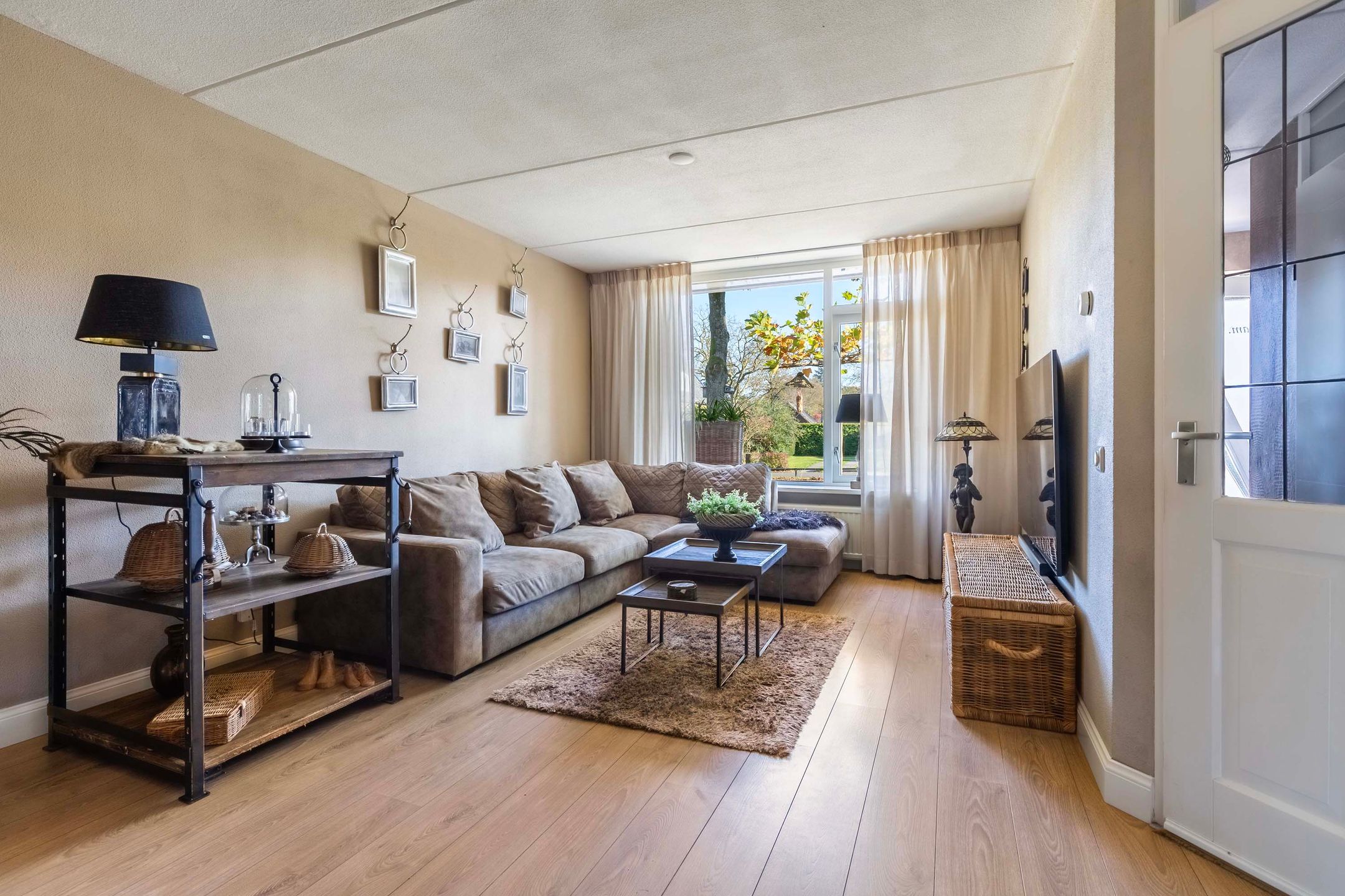 Photo 6 of Van Schaffelaarweg 34