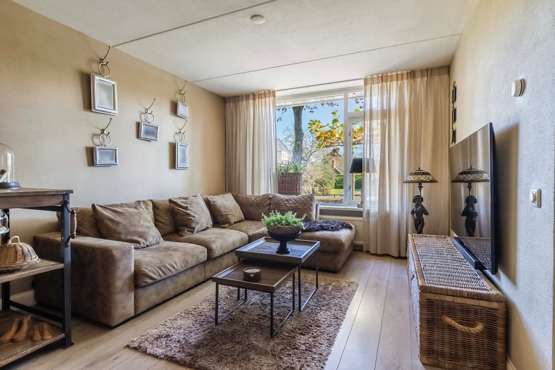 Photo 7 of Van Schaffelaarweg 34