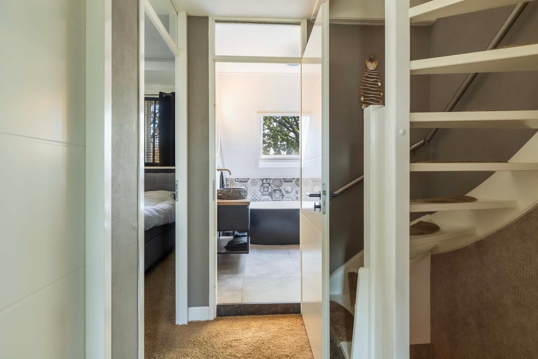 Photo 17 of Van Schaffelaarweg 34