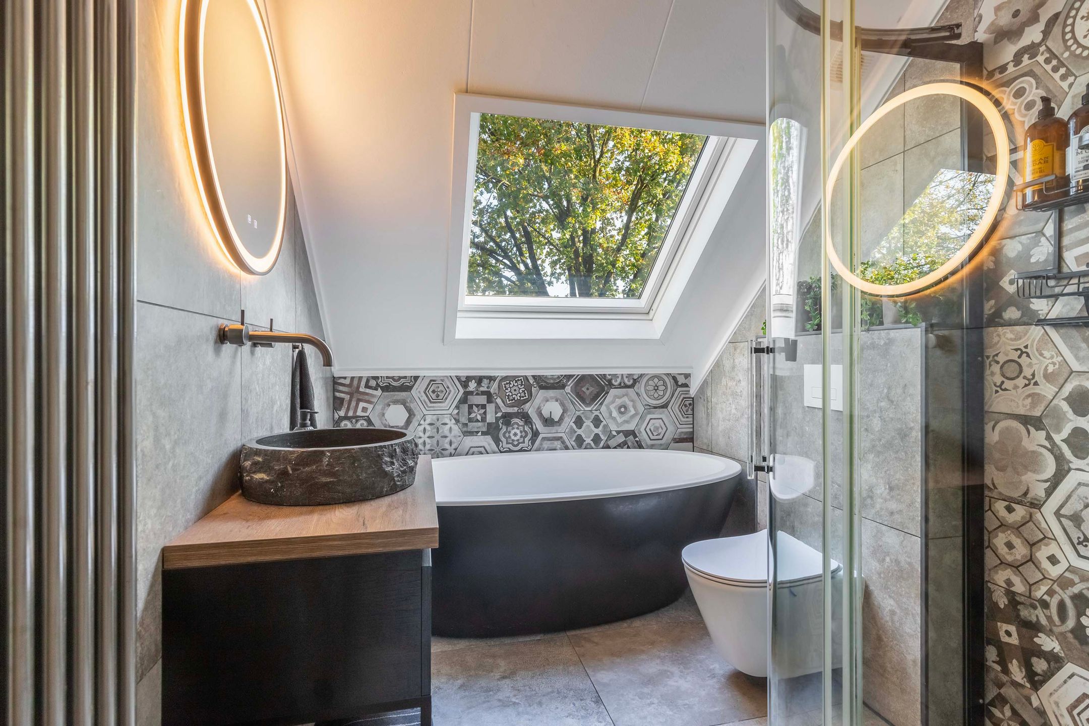 Photo 18 of Van Schaffelaarweg 34