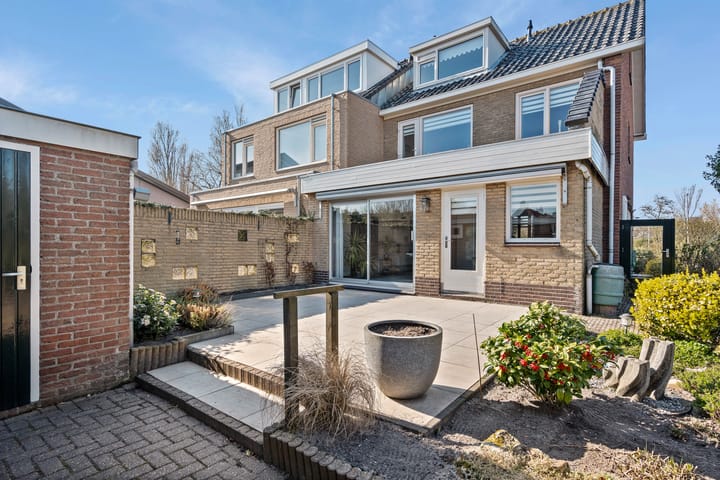 Photo 2 of Freesialaan 32