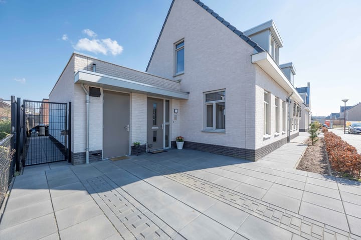 Photo 4 of Bovendonksestraat 74