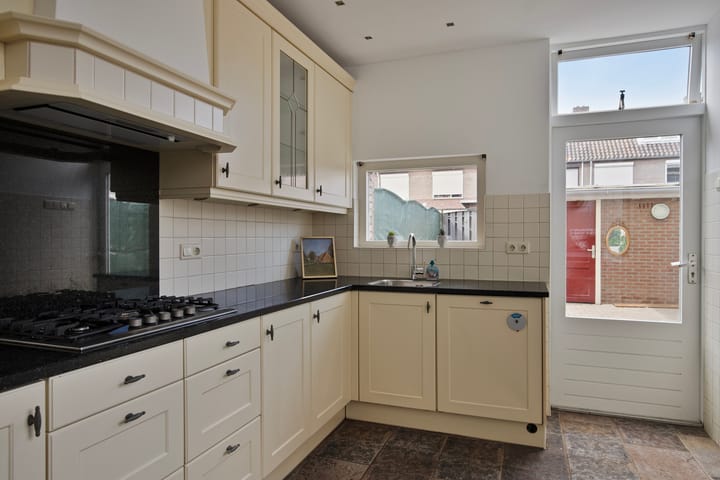 Foto 16 van Dennehoutstraat 6