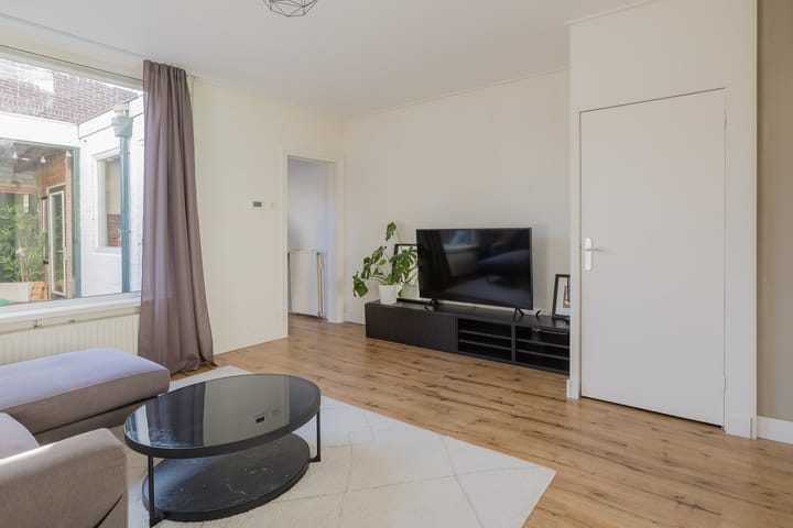 Foto 12 van Van Wassenaerstraat 52