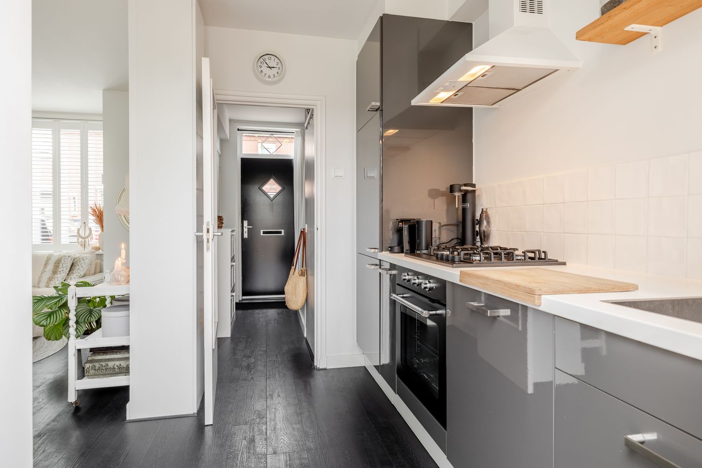 Foto 14 van van Limburg Stirumstraat 7