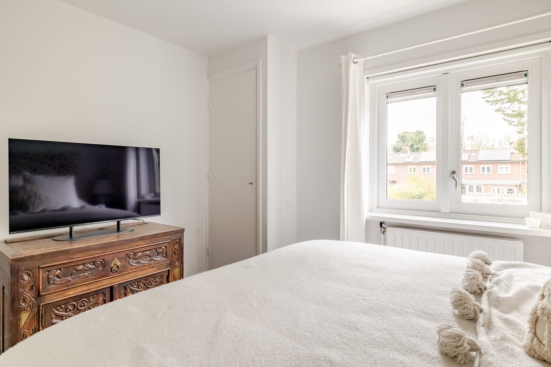 Foto 23 van van Limburg Stirumstraat 7