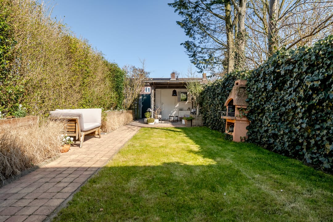 Foto 28 van van Limburg Stirumstraat 7