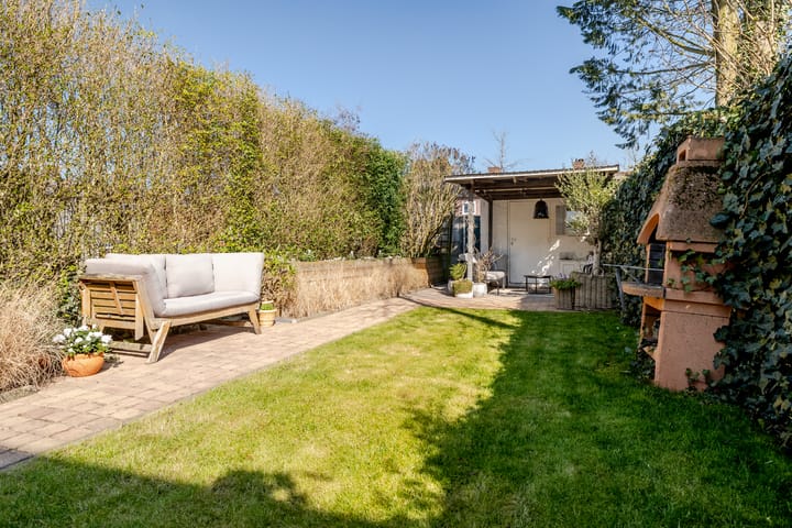 Foto 32 van van Limburg Stirumstraat 7