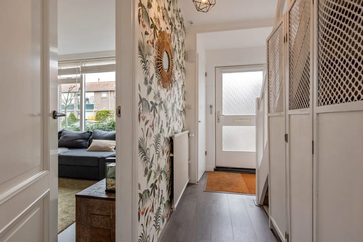 Photo 6 of Prof. Oudemansstraat 36