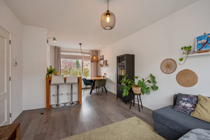 Photo 10 of Prof. Oudemansstraat 36