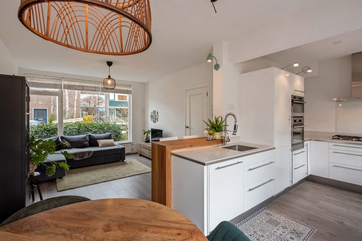 Photo 13 of Prof. Oudemansstraat 36