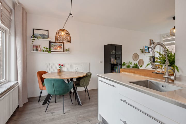 Photo 16 of Prof. Oudemansstraat 36