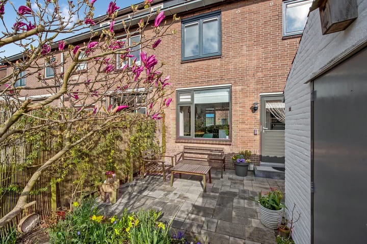 Photo 18 of Prof. Oudemansstraat 36