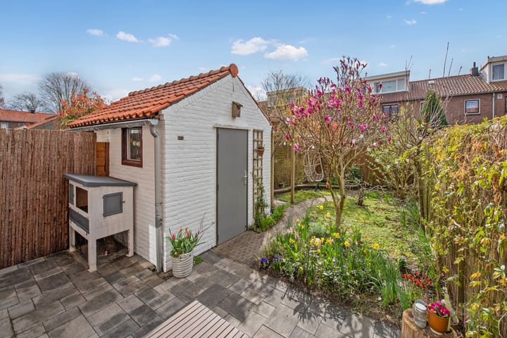 Photo 22 of Prof. Oudemansstraat 36