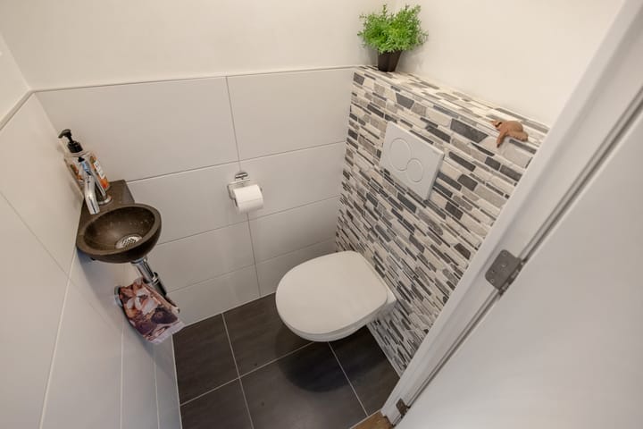 Photo 24 of Prof. Oudemansstraat 36