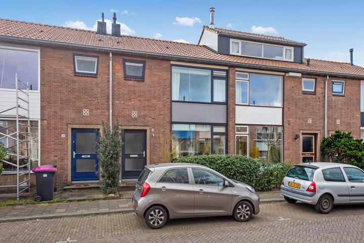 Photo 38 of Prof. Oudemansstraat 36