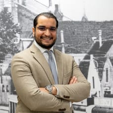 Elias Oumahsene - Makelaar (Directeur)
