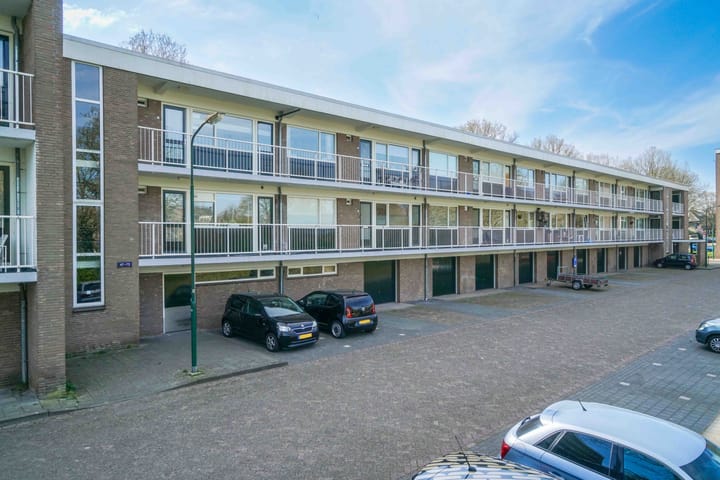 Photo 24 of van Goyenlaan 73