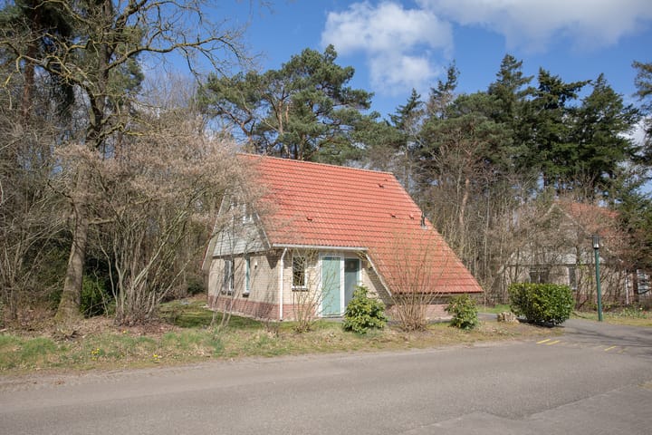 Photo 5 of Valkenlaan 76