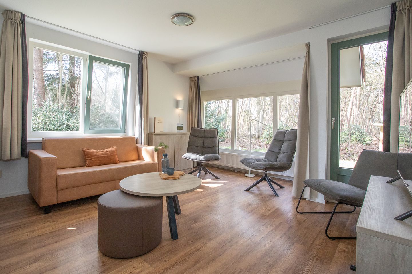 Foto 25 van Valkenlaan 76