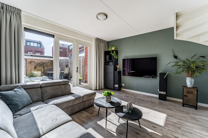 Foto 9 van Van den Broekstraat 55