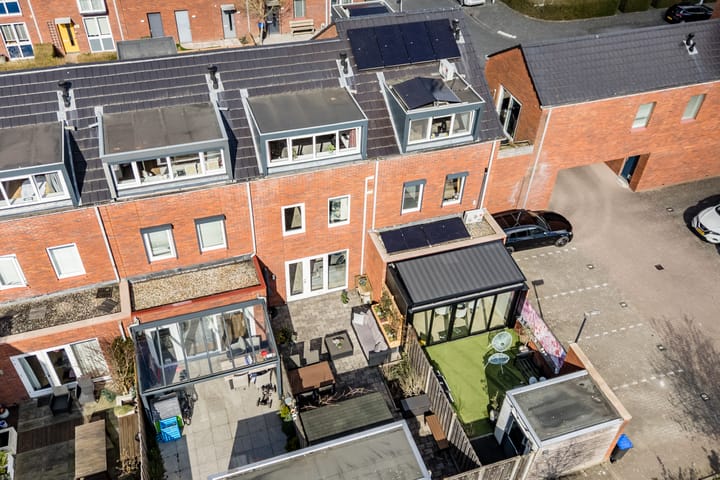 Photo 18 of Van den Broekstraat 55